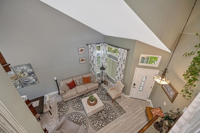 8443 Lost River Ct, Antelope, CA 95843