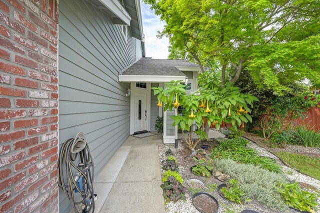 8443 Lost River Ct, Antelope, CA 95843