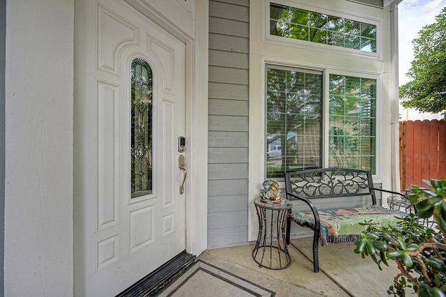 8443 Lost River Ct, Antelope, CA 95843