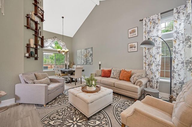 8443 Lost River Ct, Antelope, CA 95843