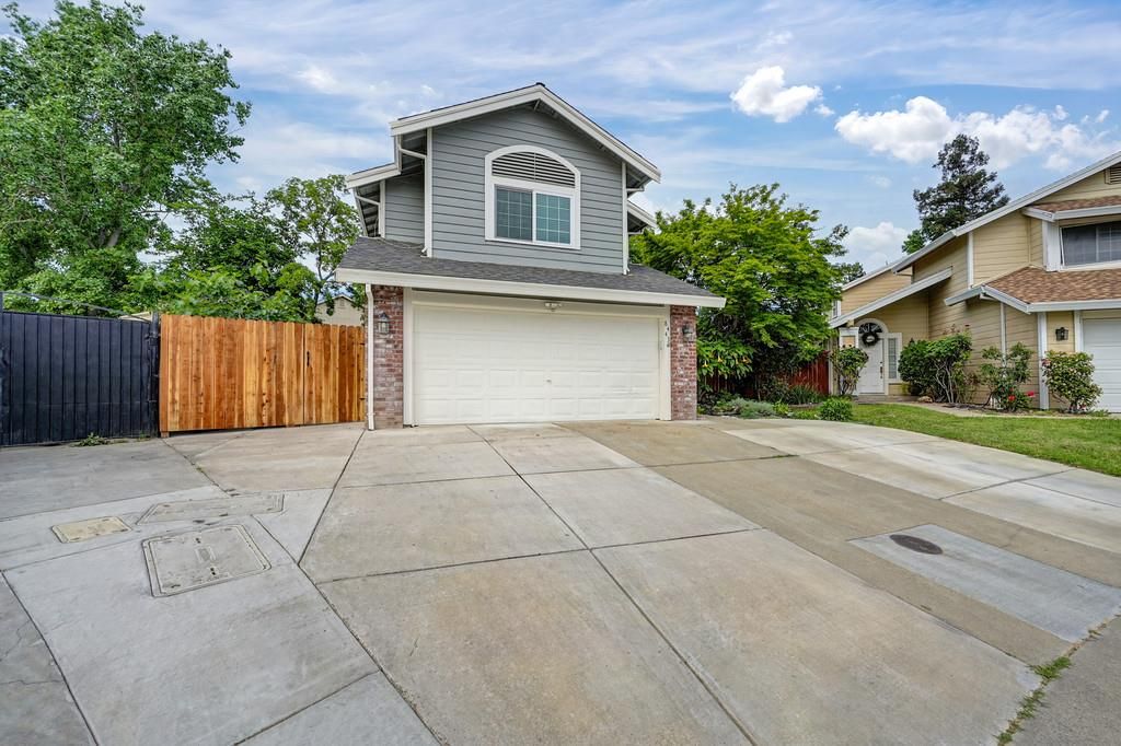 8443 Lost River Ct, Antelope, CA 95843