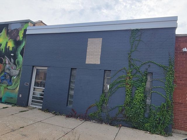 4447 W Belmont Avenue, Chicago, IL 60641