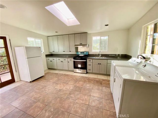 875 N Garsden, Covina, CA 91724