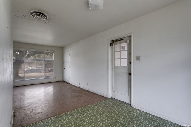 3615 WOODVILLE DR, San Antonio, TX 78223