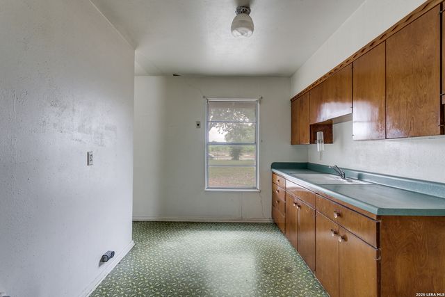 3615 WOODVILLE DR, San Antonio, TX 78223