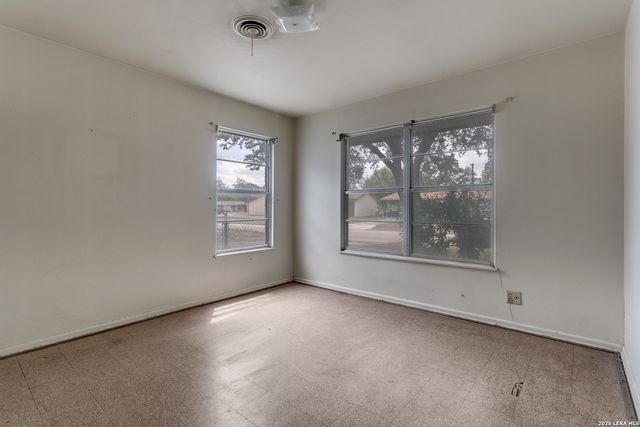 3615 WOODVILLE DR, San Antonio, TX 78223