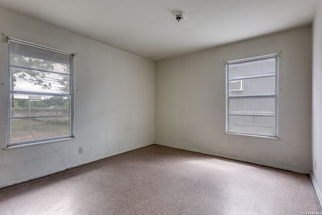 3615 WOODVILLE DR, San Antonio, TX 78223