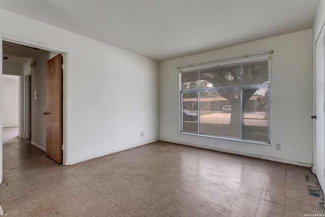 3615 WOODVILLE DR, San Antonio, TX 78223