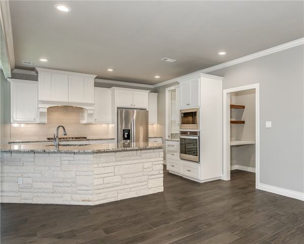 4016 Oak Meadow Grove Circle, College Station, TX 77845