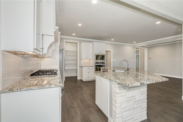 4016 Oak Meadow Grove Circle, College Station, TX 77845