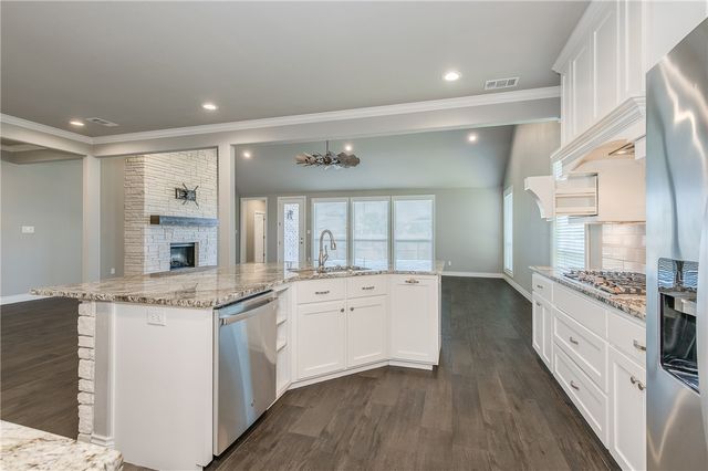 4016 Oak Meadow Grove Circle, College Station, TX 77845