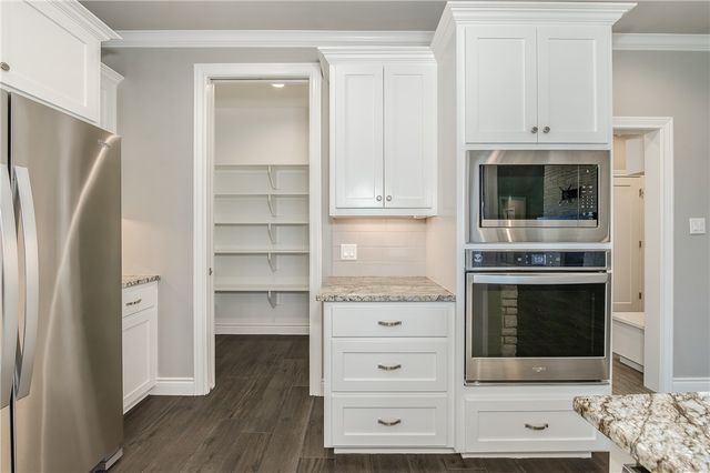 4016 Oak Meadow Grove Circle, College Station, TX 77845