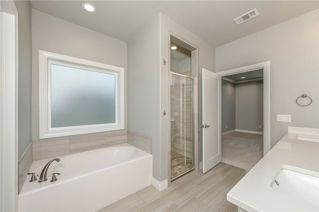 4016 Oak Meadow Grove Circle, College Station, TX 77845