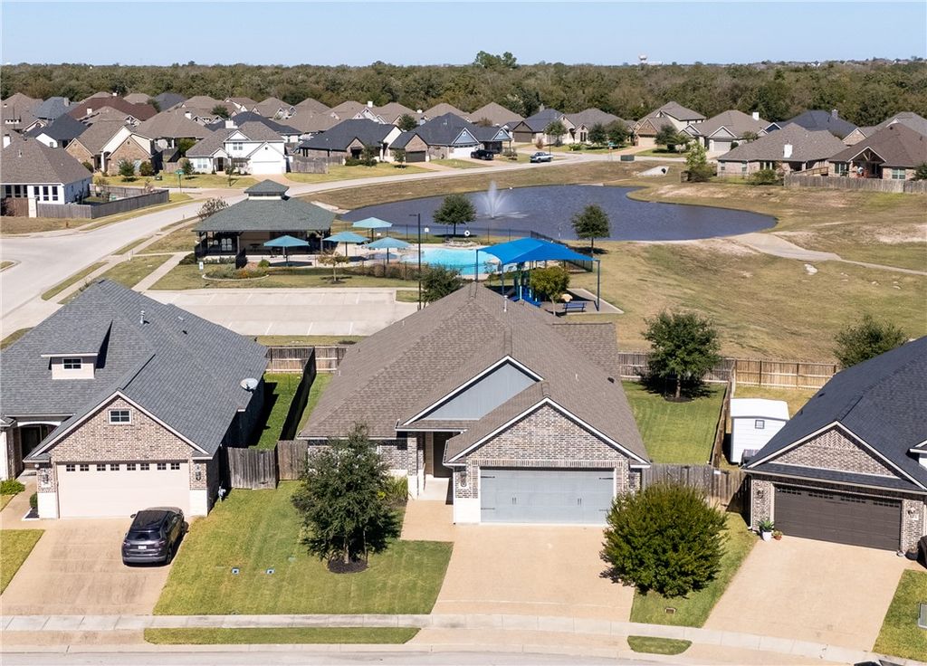 4016 Oak Meadow Grove Circle, College Station, TX 77845