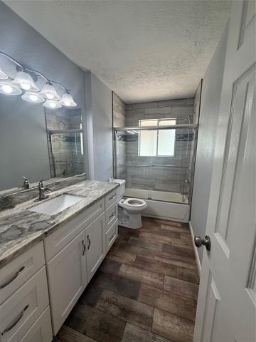 4910 29th Street, Dickinson, TX 77539