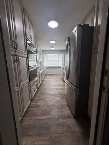 4910 29th Street, Dickinson, TX 77539