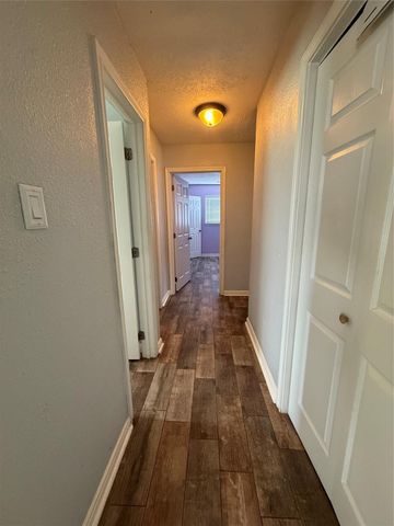 4910 29th Street, Dickinson, TX 77539