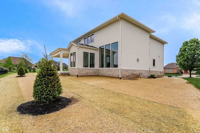5336 Ashby Court, Greenwood, IN 46143