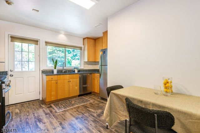17 Luddington Rd, West Orange Twp., NJ 07052