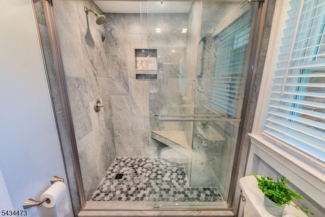 17 Luddington Rd, West Orange Twp., NJ 07052