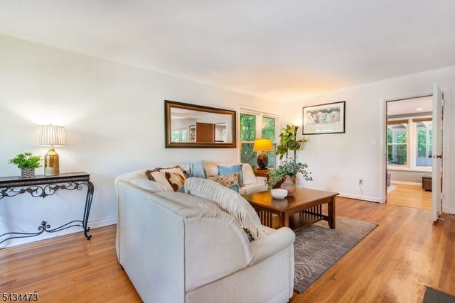 17 Luddington Rd, West Orange Twp., NJ 07052