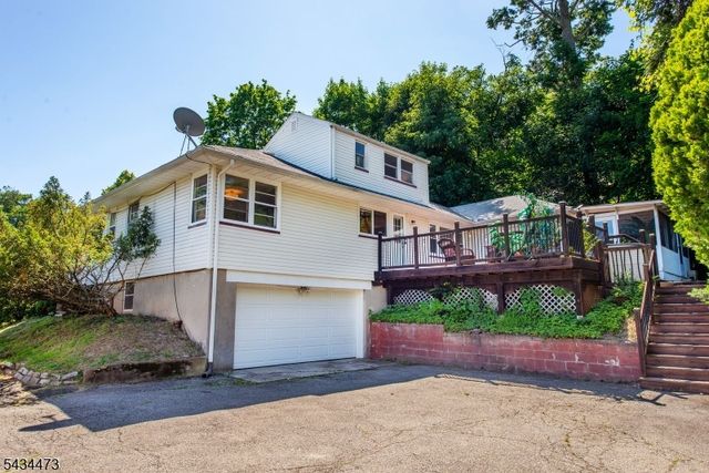 17 Luddington Rd, West Orange Twp., NJ 07052