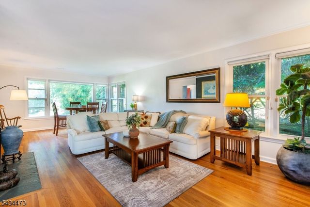 17 Luddington Rd, West Orange Twp., NJ 07052