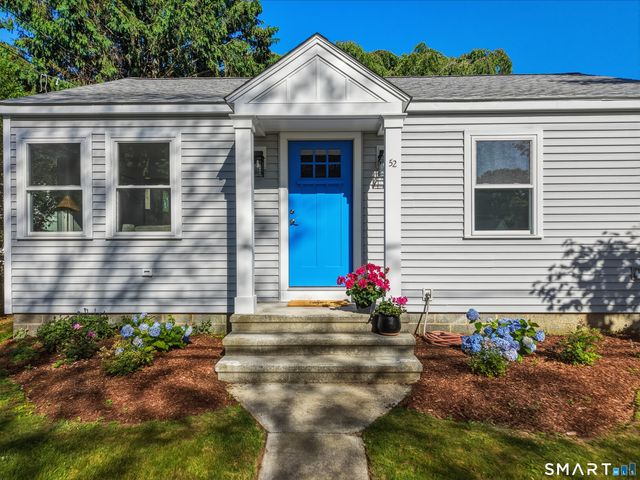 52 Chalker Beach Road, Old Saybrook, CT 06475