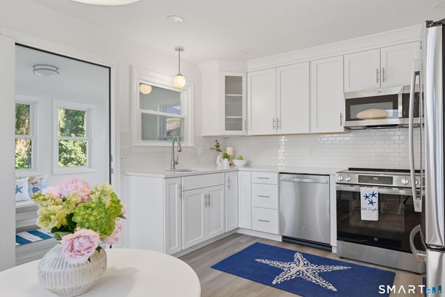 52 Chalker Beach Road, Old Saybrook, CT 06475