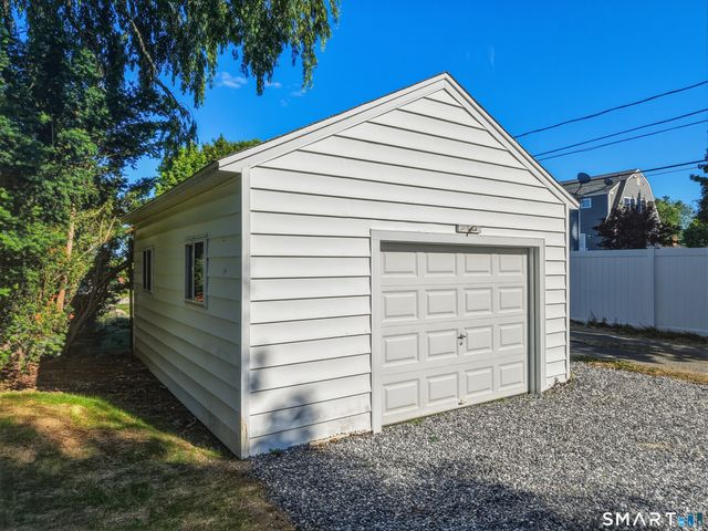 52 Chalker Beach Road, Old Saybrook, CT 06475