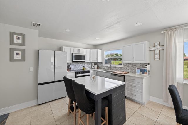 264 SW Cherryhill Road, Port St. Lucie, Port St Lucie, FL 34953