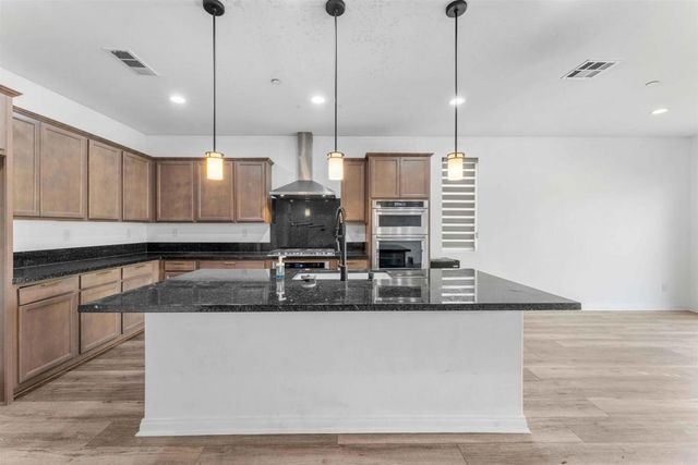 750 Green Court, Perris, CA 92571