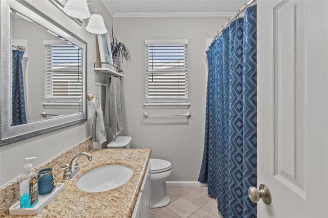 250 Barracuda Street, Bayou Vista, TX 77563