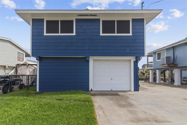 250 Barracuda Street, Bayou Vista, TX 77563