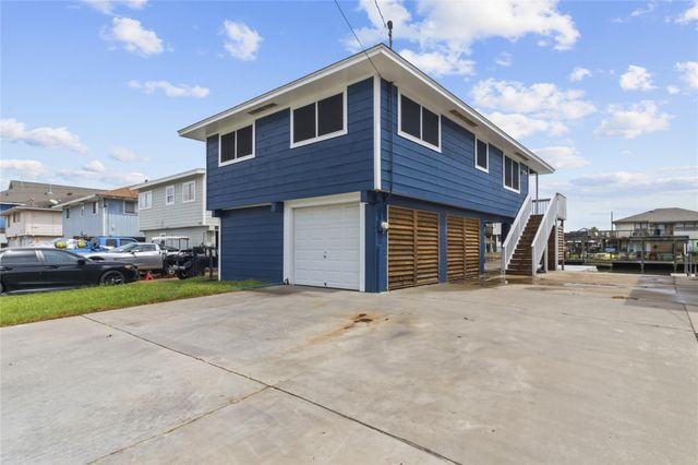 250 Barracuda Street, Bayou Vista, TX 77563