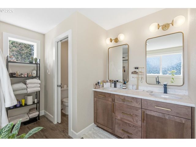 2059 Se 176TH Ave, Portland, OR 97233