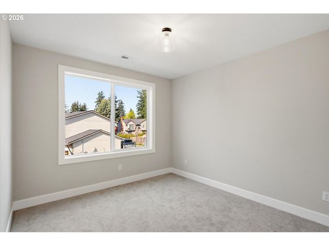 2059 Se 176TH Ave, Portland, OR 97233