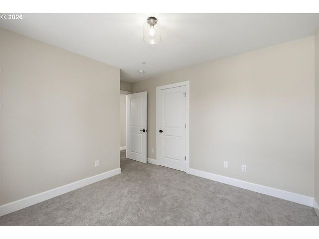 2059 Se 176TH Ave, Portland, OR 97233