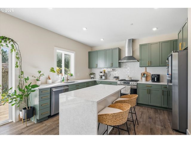 2059 Se 176TH Ave, Portland, OR 97233