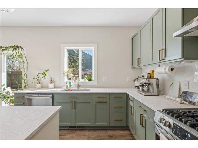 2059 Se 176TH Ave, Portland, OR 97233