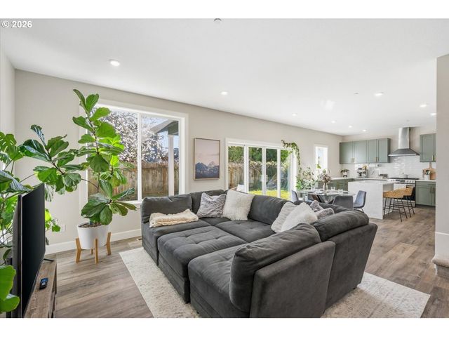 2059 Se 176TH Ave, Portland, OR 97233