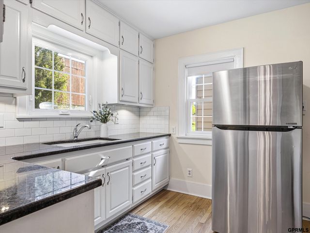 6014 Poppleton Avenue, Omaha, NE 68106