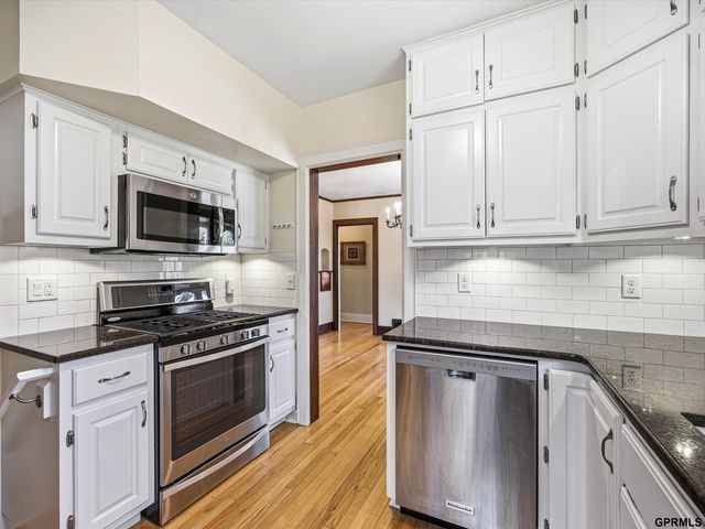 6014 Poppleton Avenue, Omaha, NE 68106
