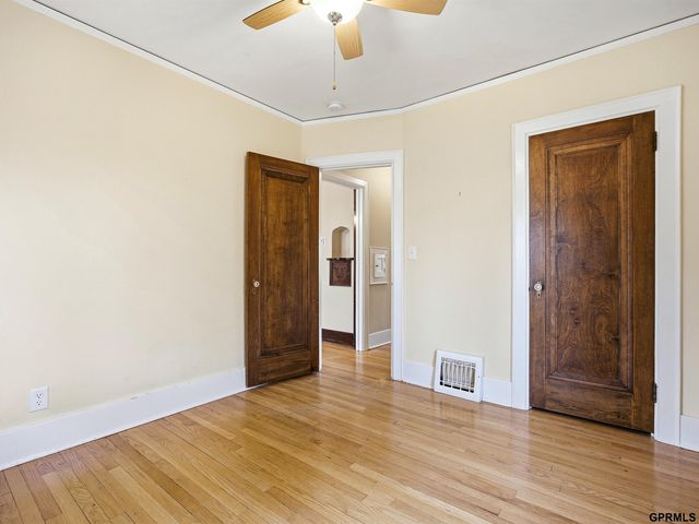 6014 Poppleton Avenue, Omaha, NE 68106