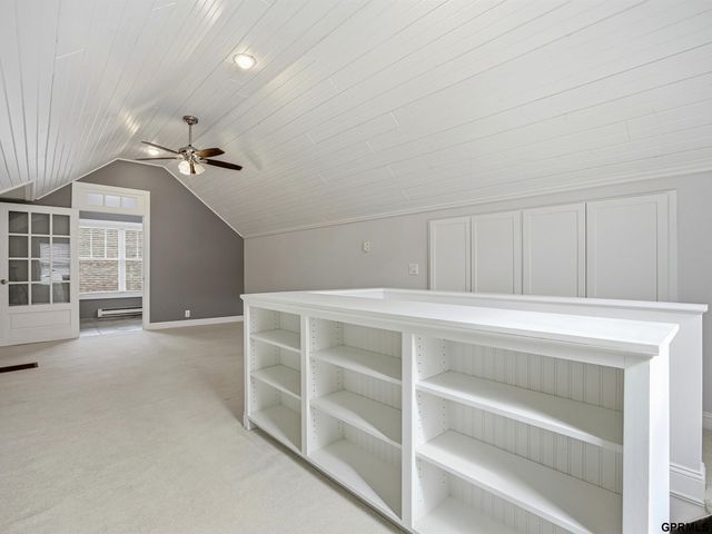 6014 Poppleton Avenue, Omaha, NE 68106