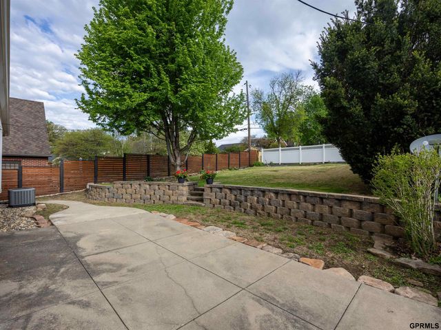6014 Poppleton Avenue, Omaha, NE 68106