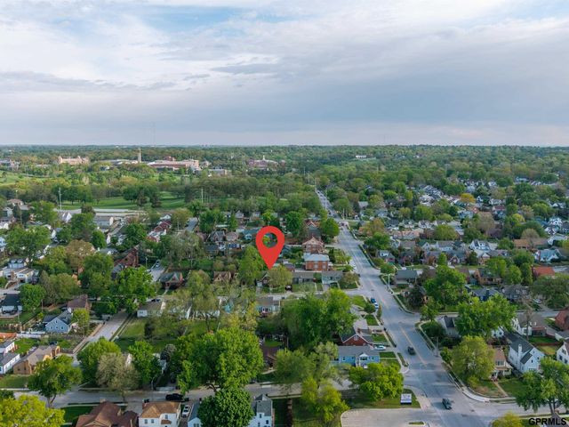 6014 Poppleton Avenue, Omaha, NE 68106