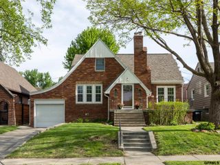 6014 Poppleton Avenue, Omaha, NE 68106