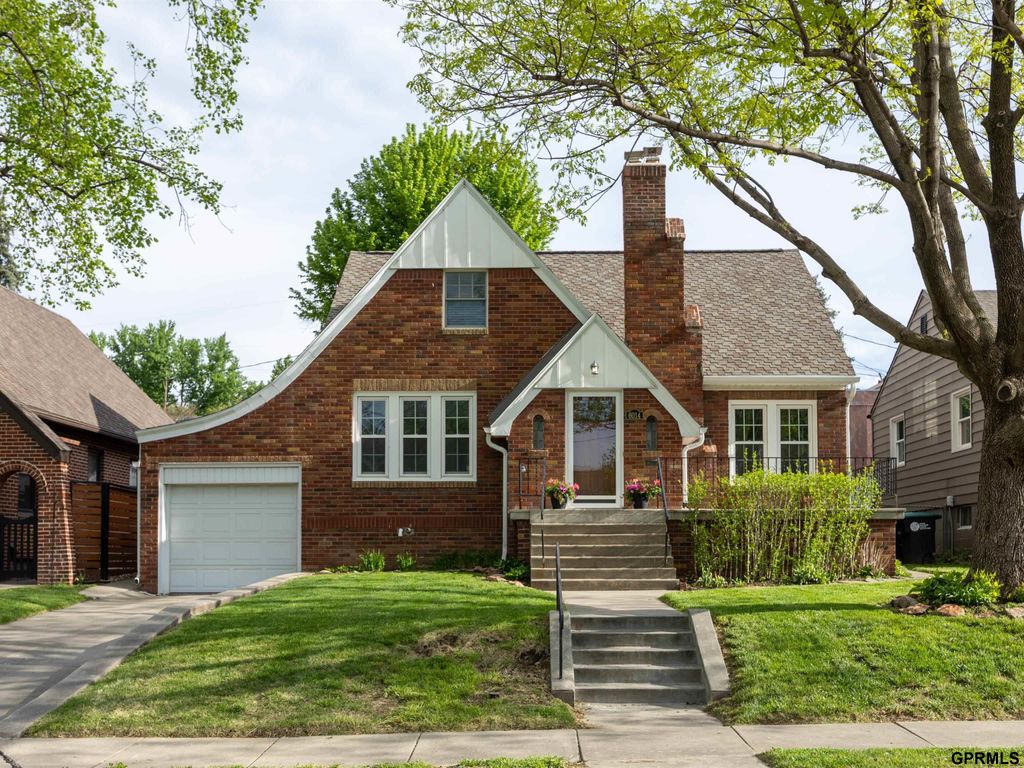 6014 Poppleton Avenue, Omaha, NE 68106