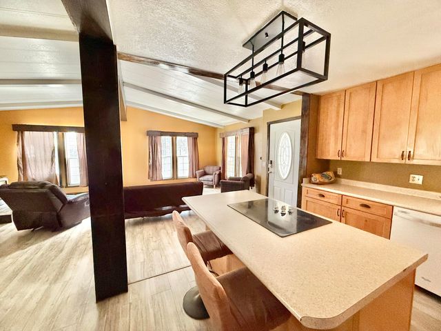 2383 Blue Pool Way, Chiloquin, OR 97624